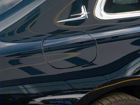 2024�� E 350 e L ���ʽ��϶����γ�