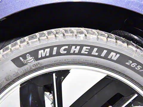 2025�� 210Max���̰� 5��