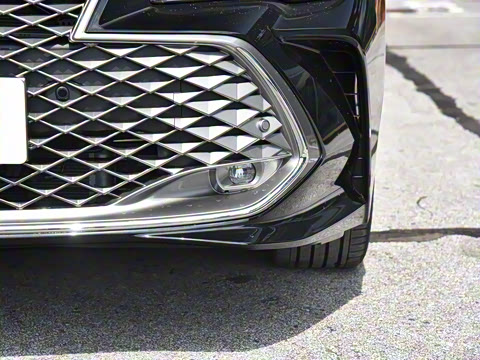 2024�� ˫�� 2.5L XLE����