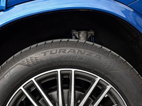 2025�� GLC 300 L 4MATIC ������ 7��