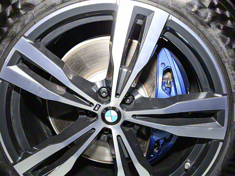 2024�� xDrive40i ������M�˶���װ