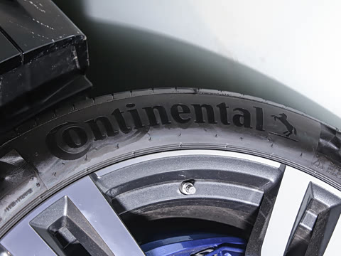 2024�� xDrive40i ������M�˶���װ