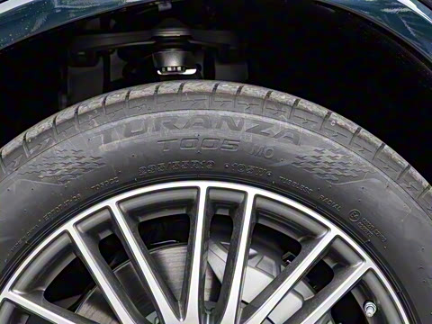 2025�� GLC 300 L 4MATIC ������ 5��