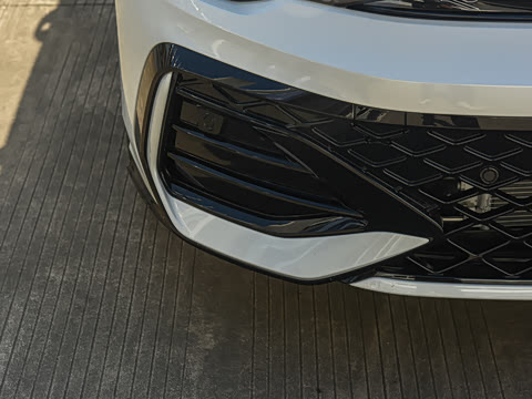 2025�� 300TSI R-Line