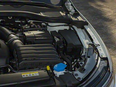 2025�� 300TSI R-Line