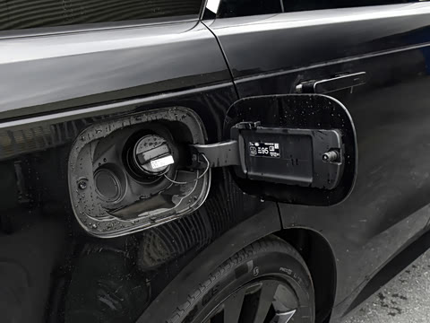 2025�� 400PS Dynamic HSE