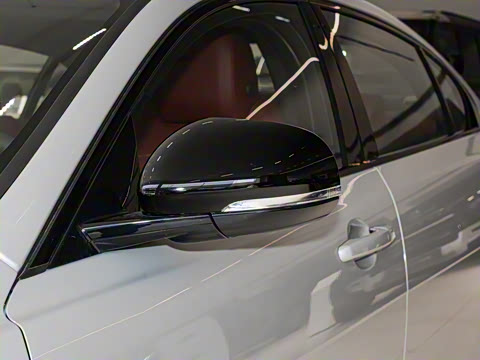 2025�� 2.0T 250PS R-DYNAMIC 90�����ذ�