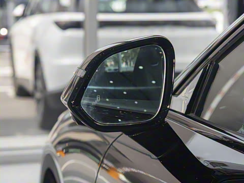 2025�� 560MAX 185kW