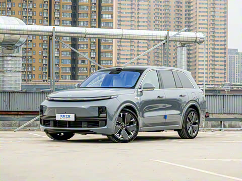 2025�� Ultra ���ܻ��°�