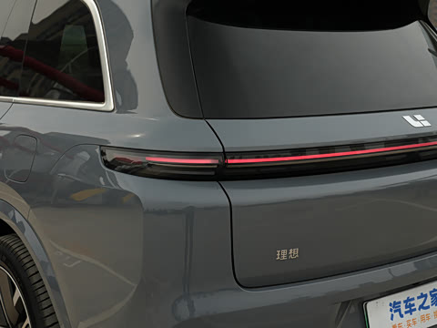 2025�� Ultra ���ܻ��°�