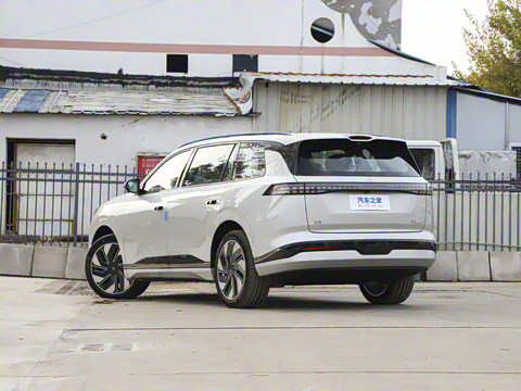 2025�� 636Ultra����� 5��