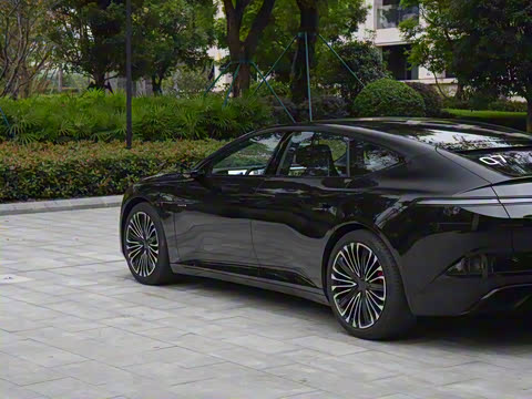 2025�� Ultra���̰�