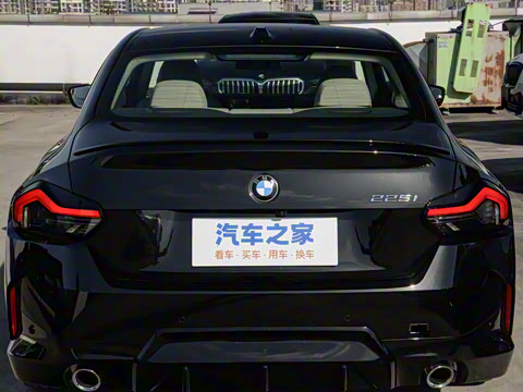 2025�� 225i M�˶���ҹ��װ