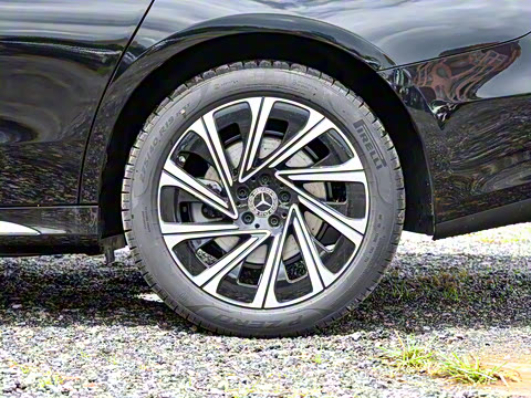 2025�� E 300 L ������