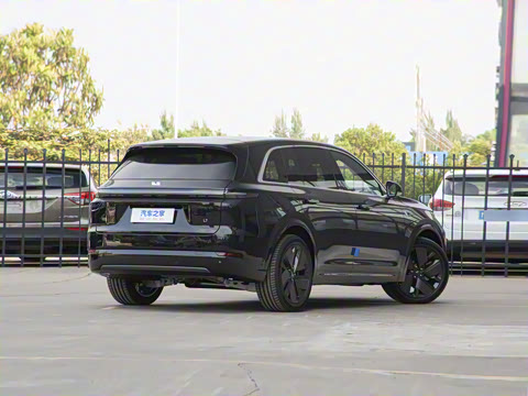 2025�� Ultra ���ܻ��°�