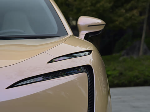 2025�� Ultra ���̰�