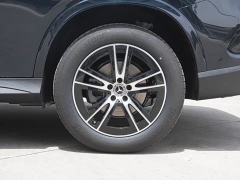 2025�� �Ŀ� GLC 260 L 4MATIC ������