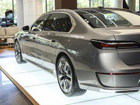 2023�� 740Li ������ ������װ