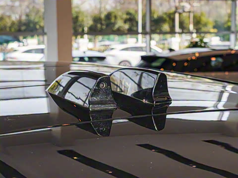 2025�� 400PS Dynamic SE