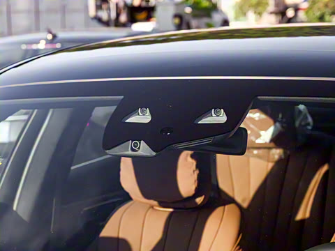 2024�� E 350 e L ���ʽ��϶����γ�