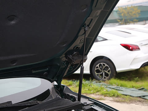 2025�� 2.0T 405 AT������