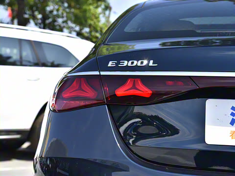 2025�� E 300 L ʱ����