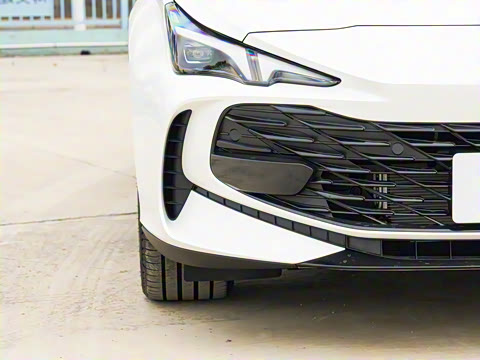 2025�� 2.0T 405 AT������