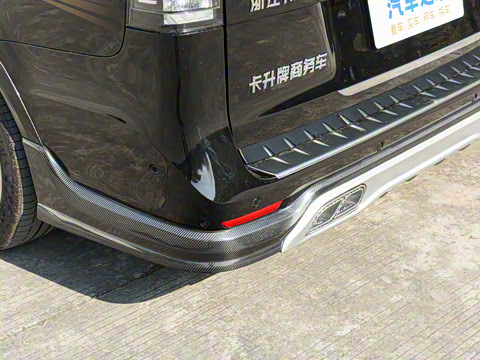 2025�� V 300 L ������˹ �˶���