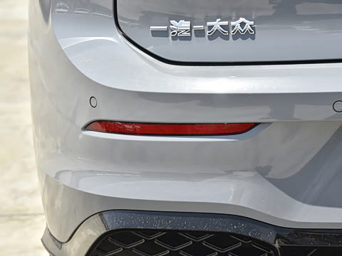 2025�� �Ŀ� 300TSI R-Line