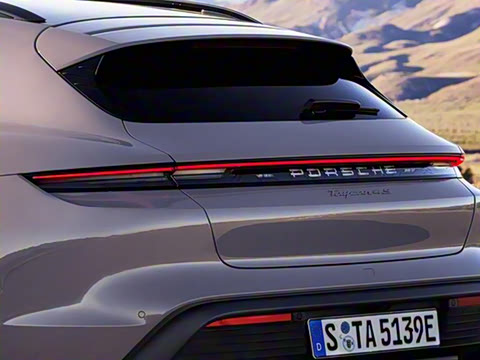 2024�� Taycan 4S Cross Turismo