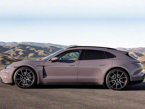 2024�� Taycan 4S Cross Turismo