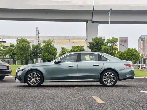 2025�� �Ŀ� E 300 L ʱ���˶���