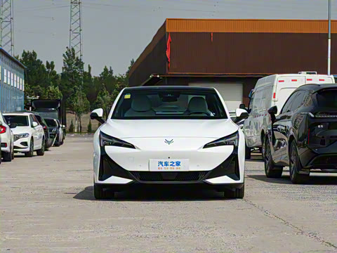 2025�� 560PRO 185kW