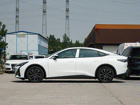 2025�� 560PRO 185kW