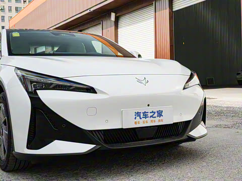 2025�� 560PRO 185kW