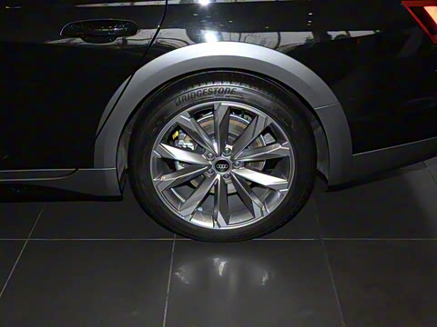 2025�� allroad quattro ̽���� 55 TFSI ����ԽҰ��