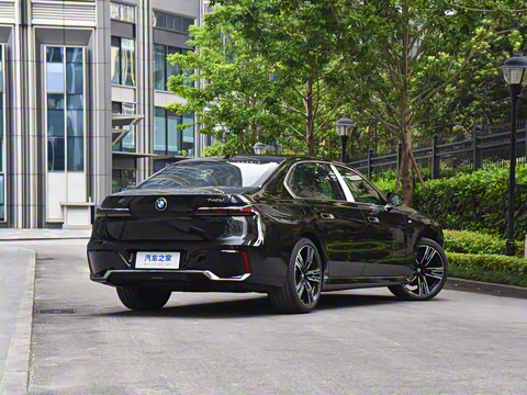 2023�� 740Li ������ M�˶���װ