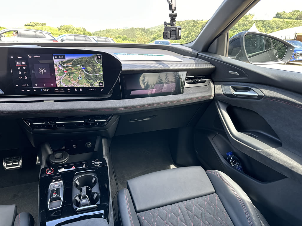 Audi SQ6 e-tron, Внедорожник 5 дв.: фото поколения