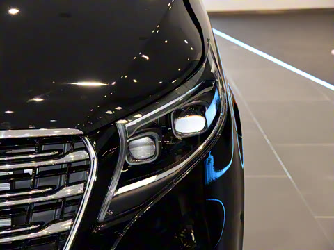 2024�� V 300 L ����������