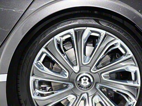 2024�� 4.0T V8 Mulliner