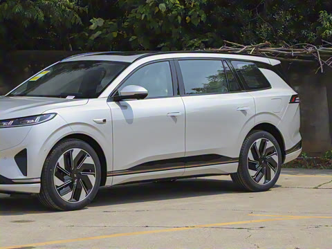 2025�� 210Ultra�Ǽݰ� 6��