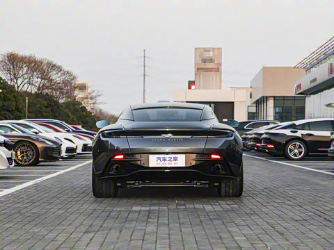 2025�� 4.0T V8 Coupe