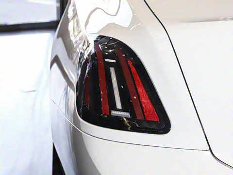 2025�� Black Badge