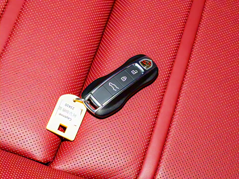 2025�� Cayenne 3.0T