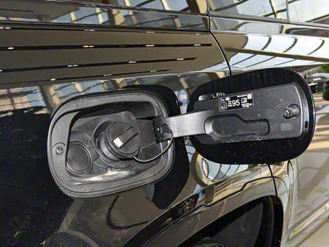 2025�� 130 3.0T P400 ����������