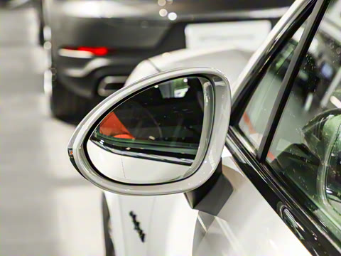 2025�� Cayenne S E-Hybrid 3.0T