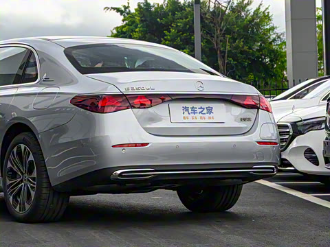 2024�� E 350 e L ���ʽ��϶����γ�