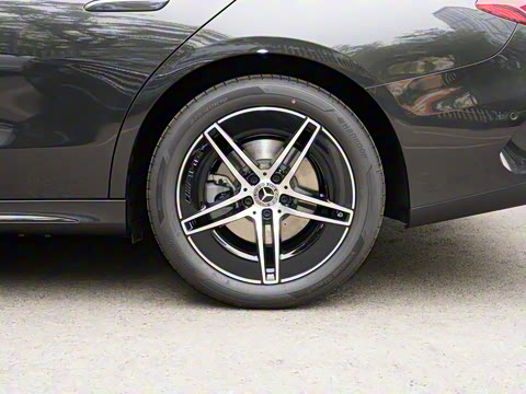 2025�� �Ŀ� E 300 ʱ�����˶���