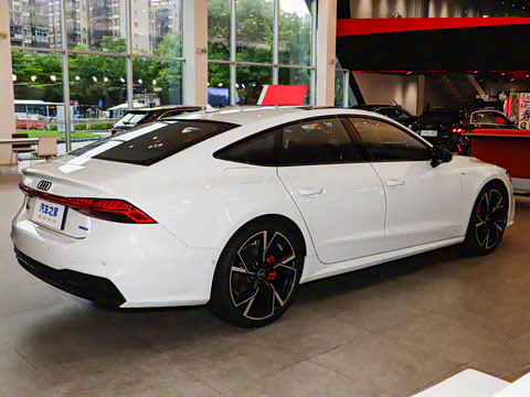 2025�� 55 TFSI quattro ������