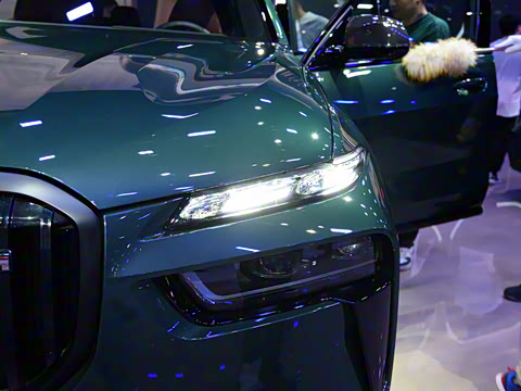 2024�� xDrive M60i